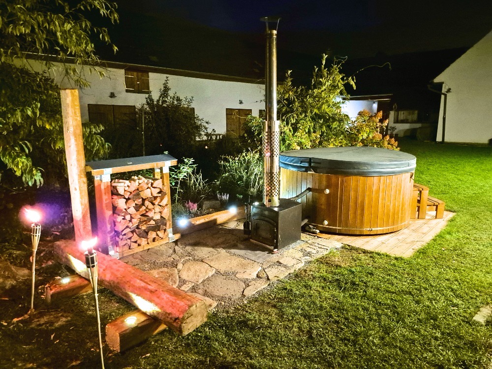 Statek Žíšov - venkovní vířivka